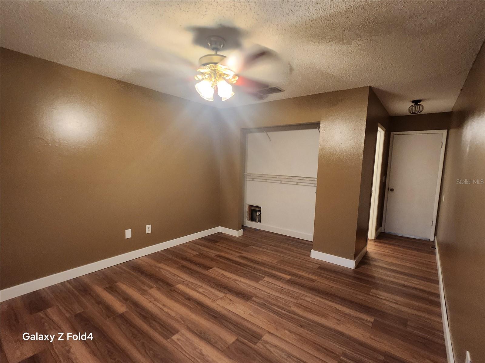 THE TOWERS AT CARROLLWOOD VILL - Residential