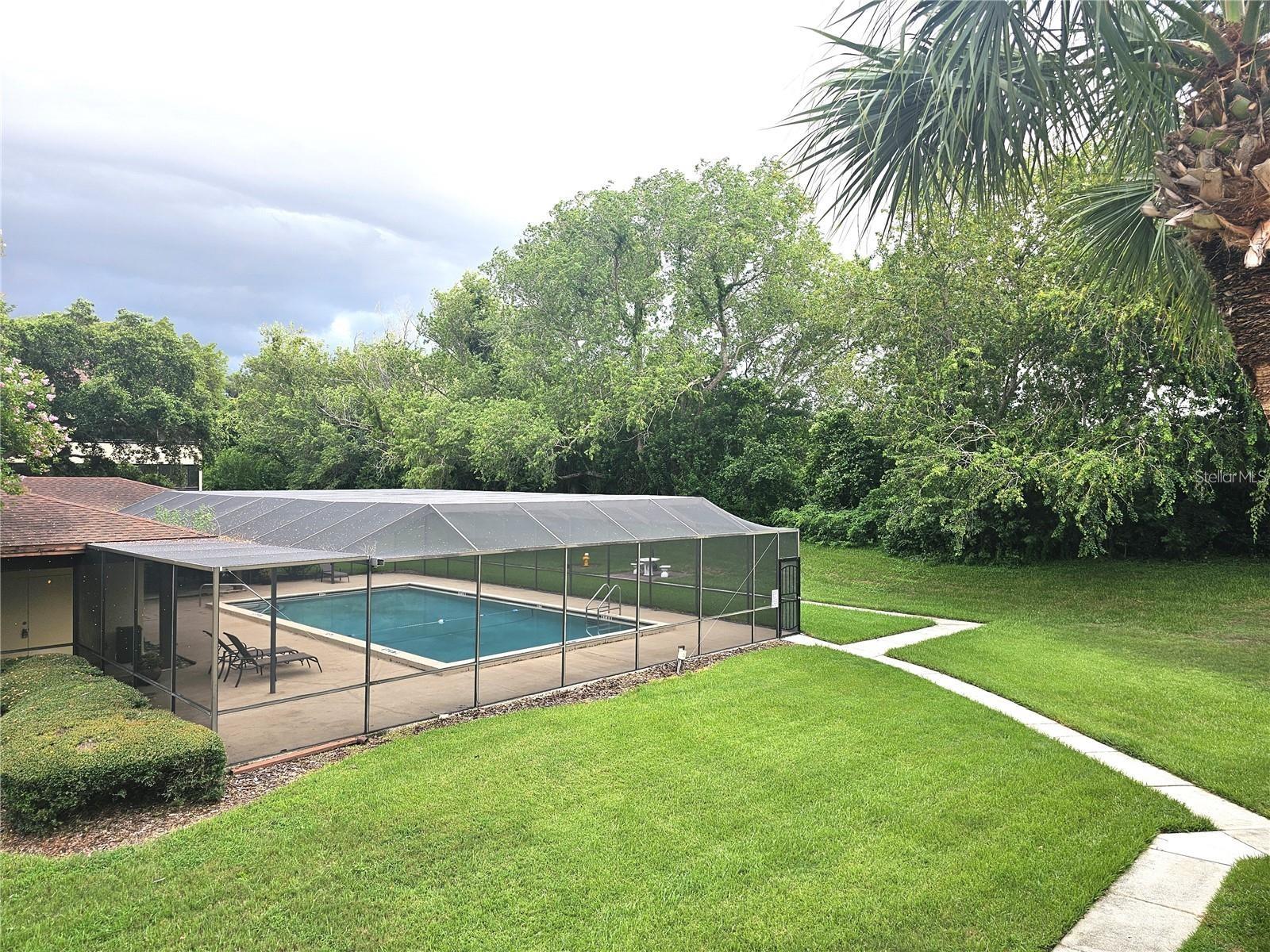 THE TOWERS AT CARROLLWOOD VILL - Residential