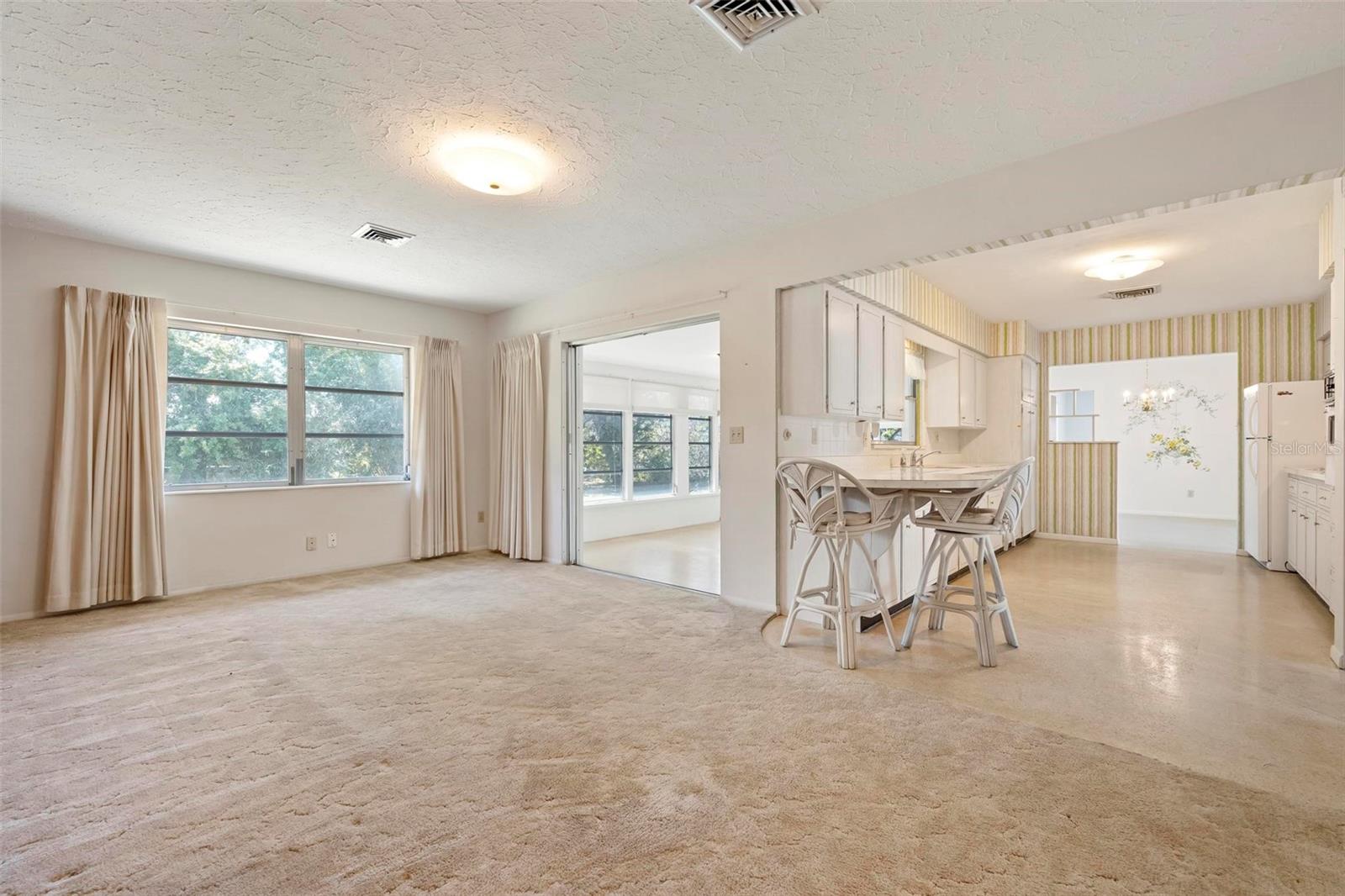 SOUTH GATE - Residential