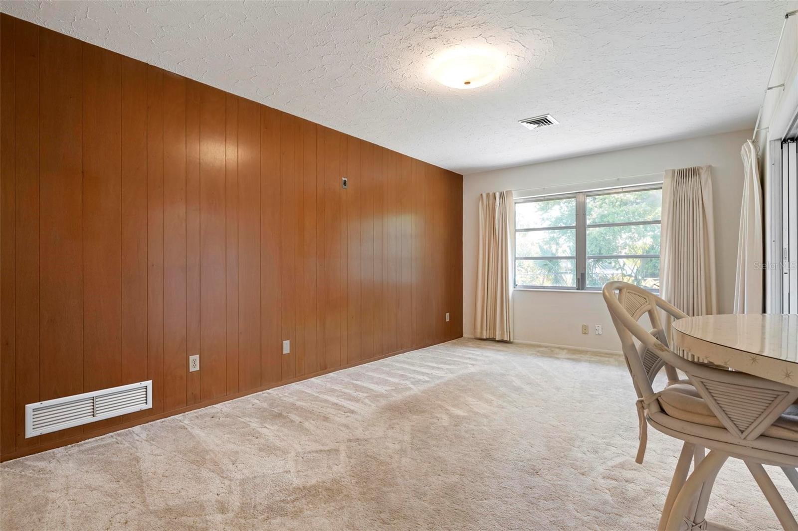 SOUTH GATE - Residential