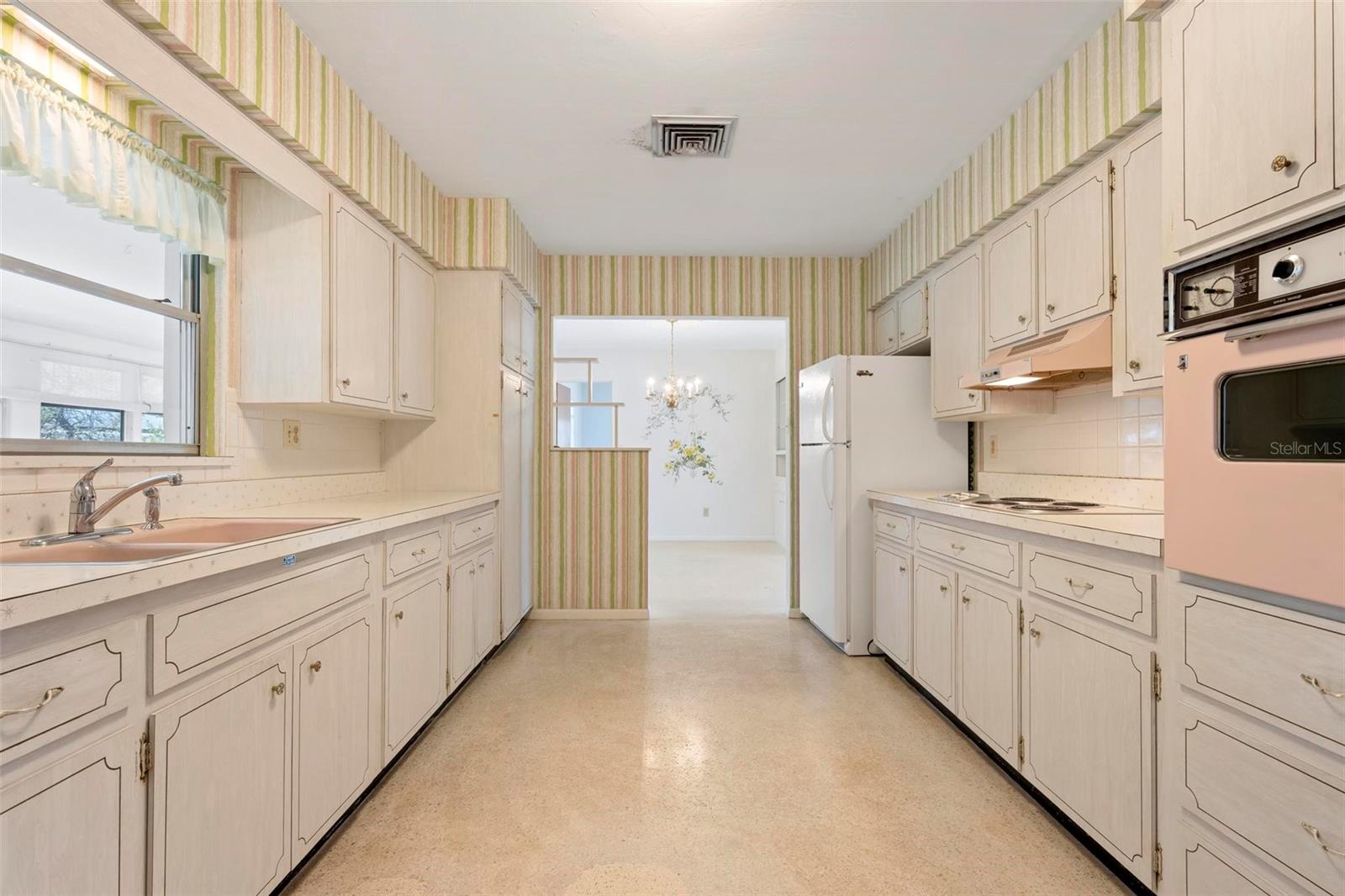 SOUTH GATE - Residential