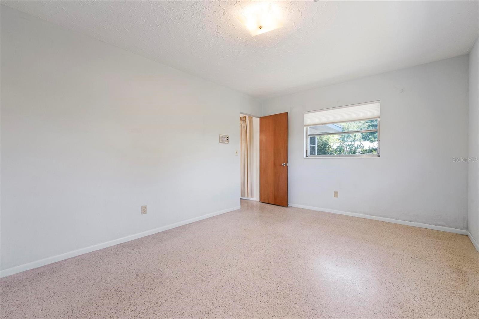 SOUTH GATE - Residential