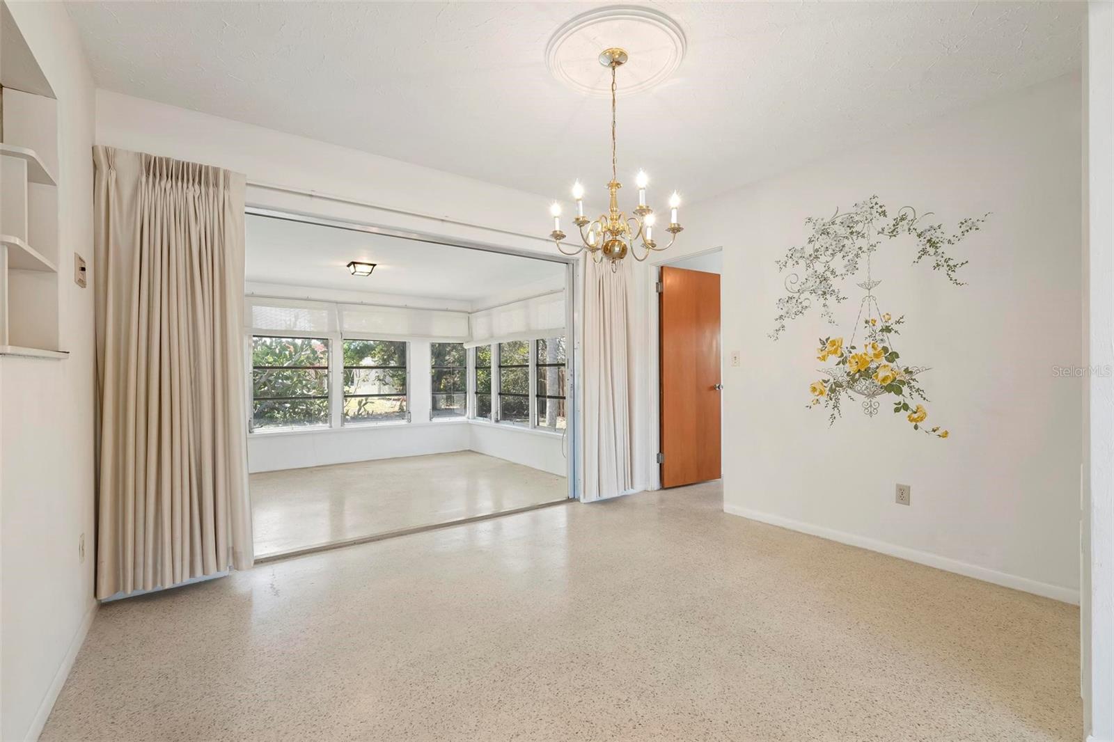 SOUTH GATE - Residential