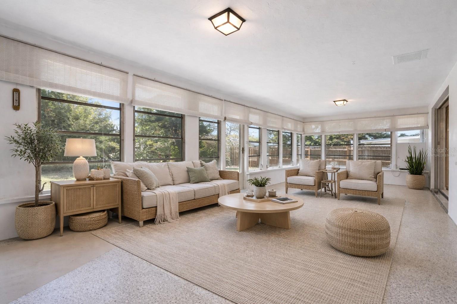 SOUTH GATE - Residential