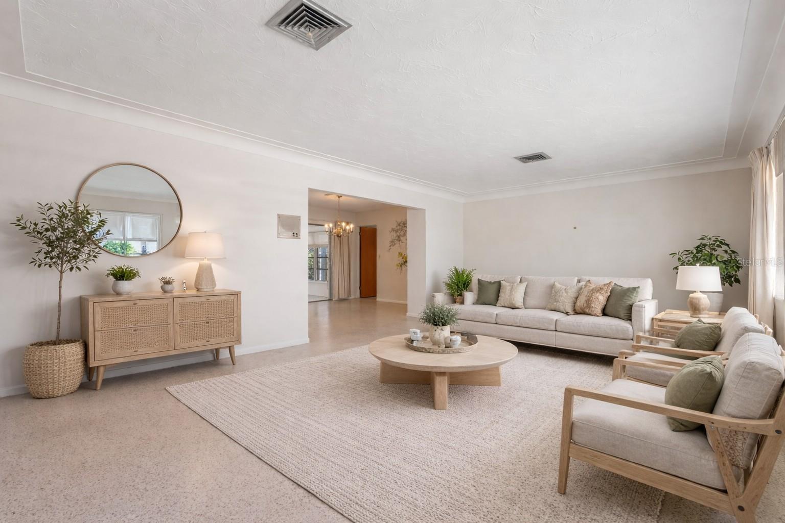 SOUTH GATE - Residential