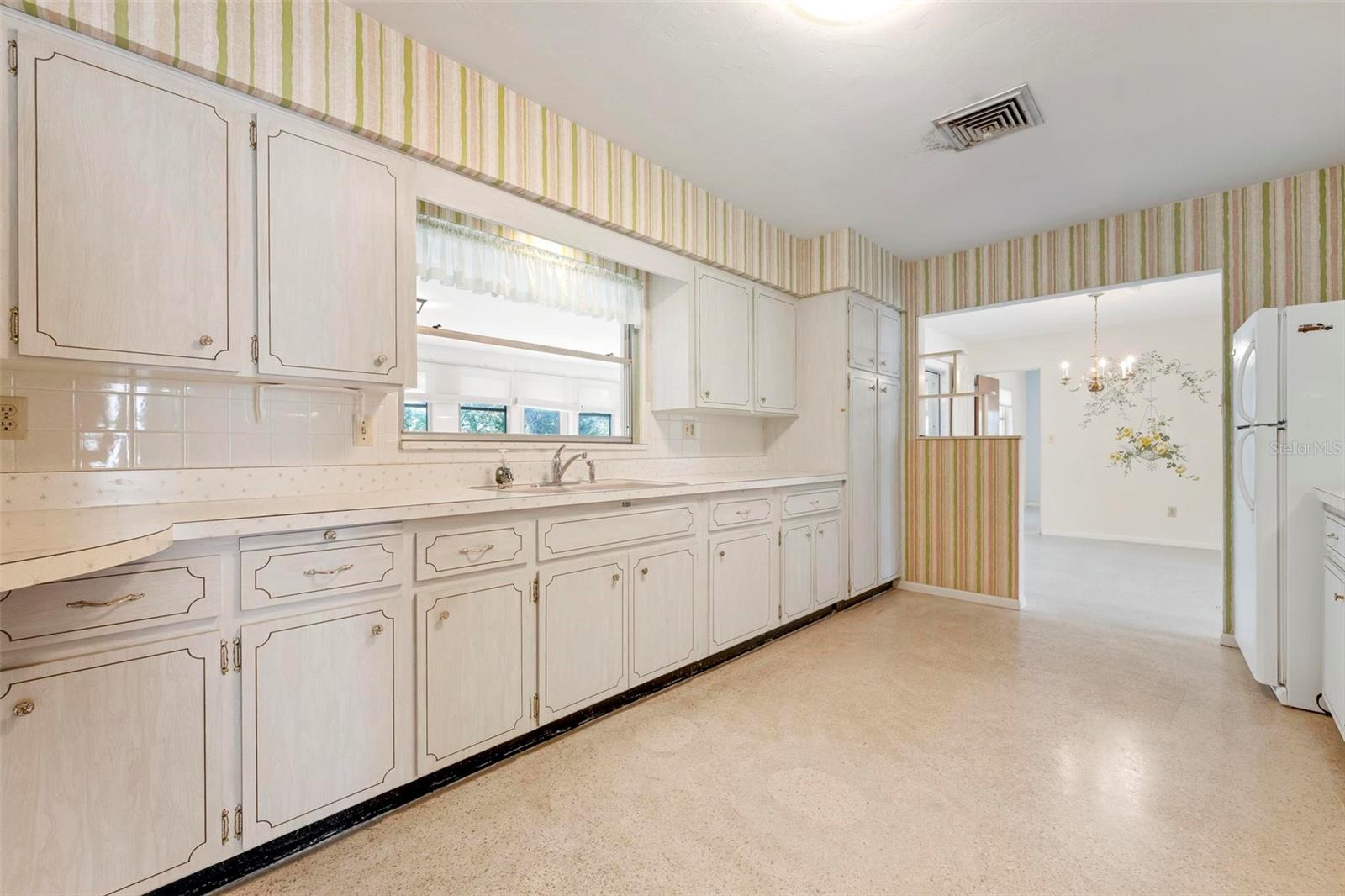 SOUTH GATE - Residential