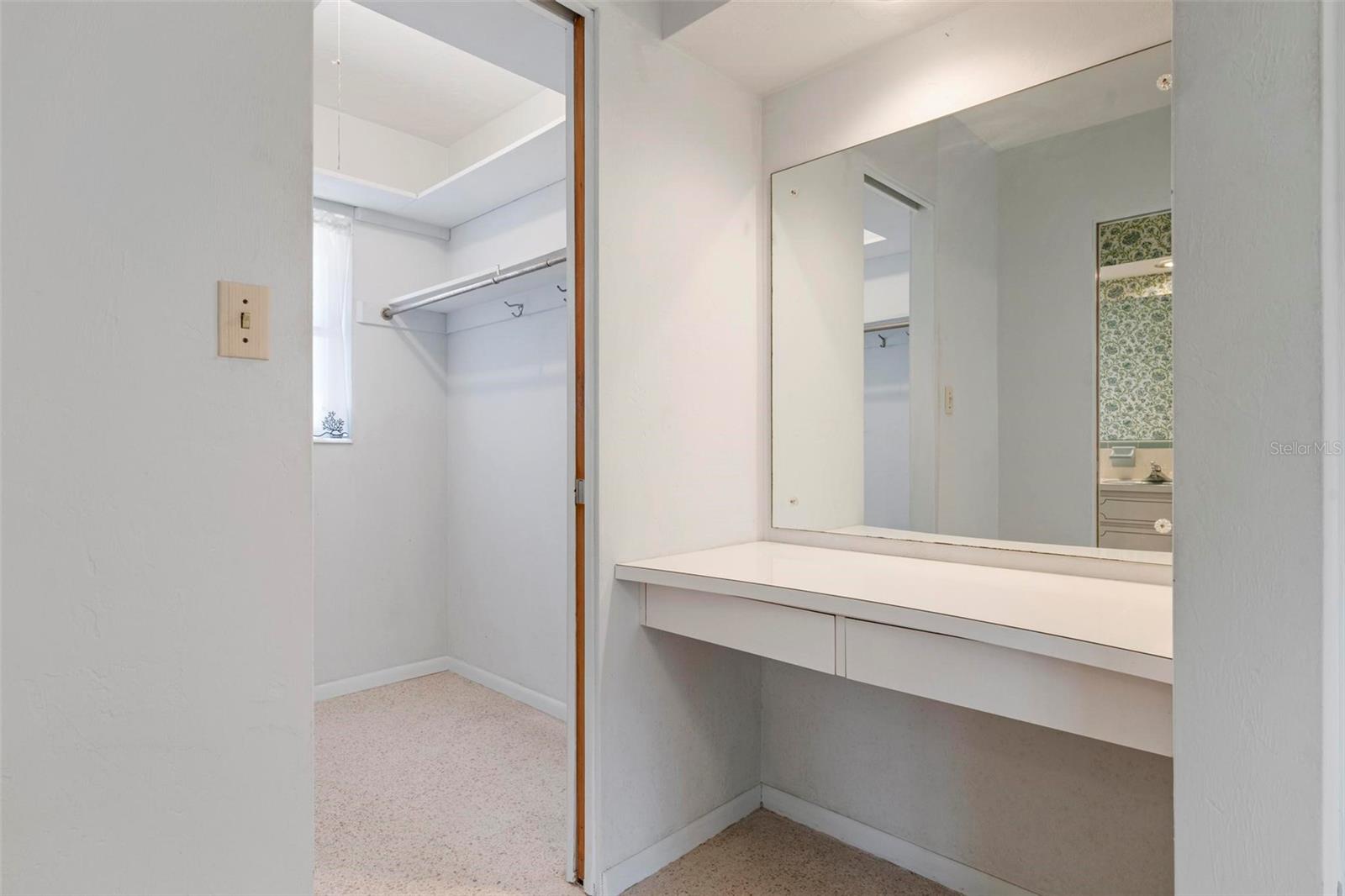 SOUTH GATE - Residential