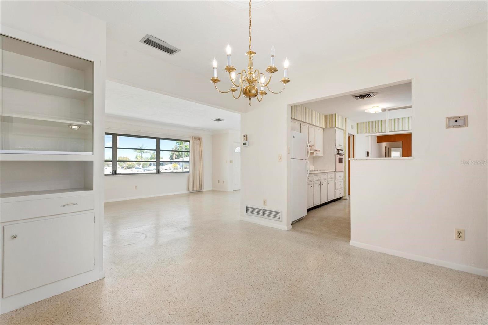 SOUTH GATE - Residential