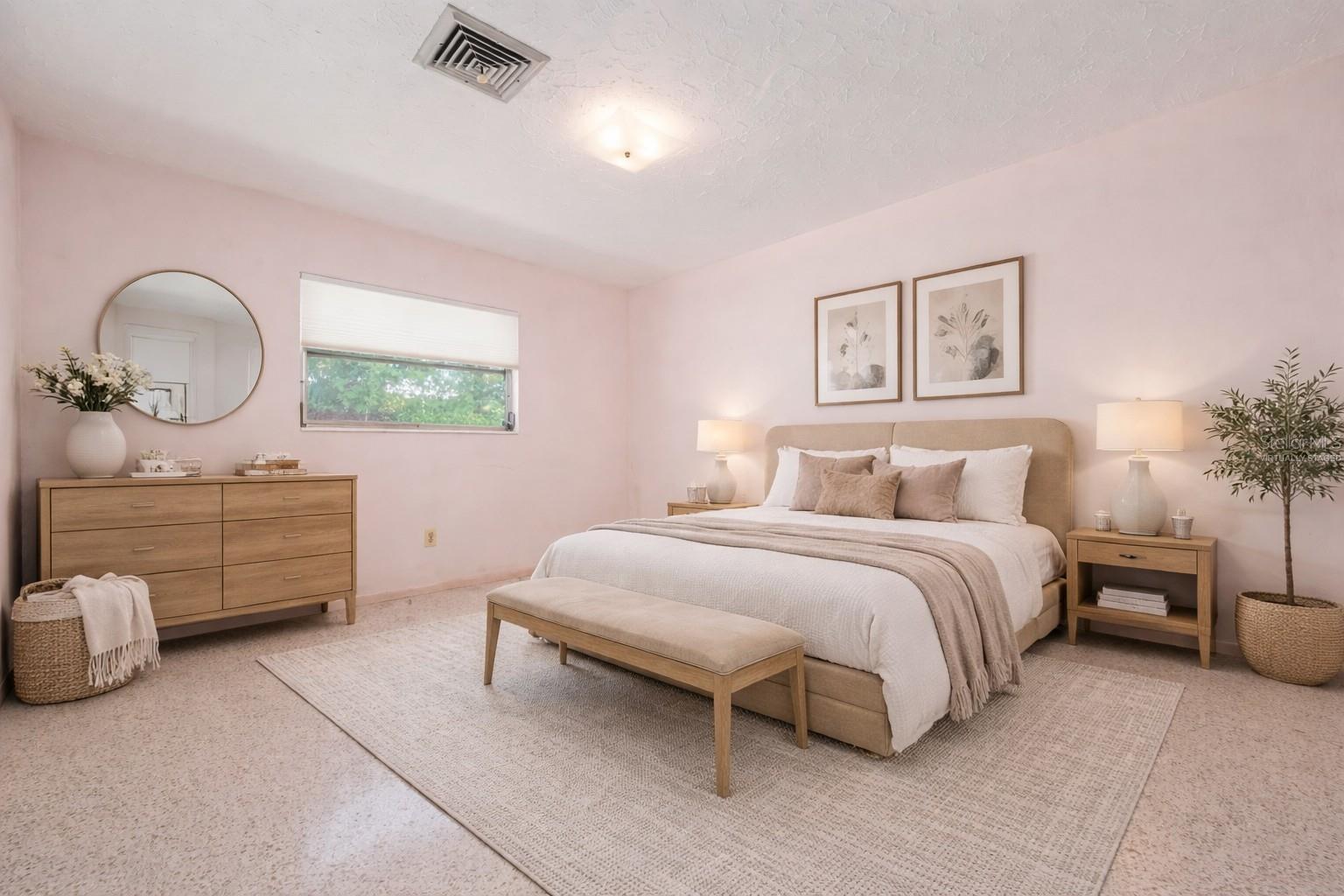 SOUTH GATE - Residential