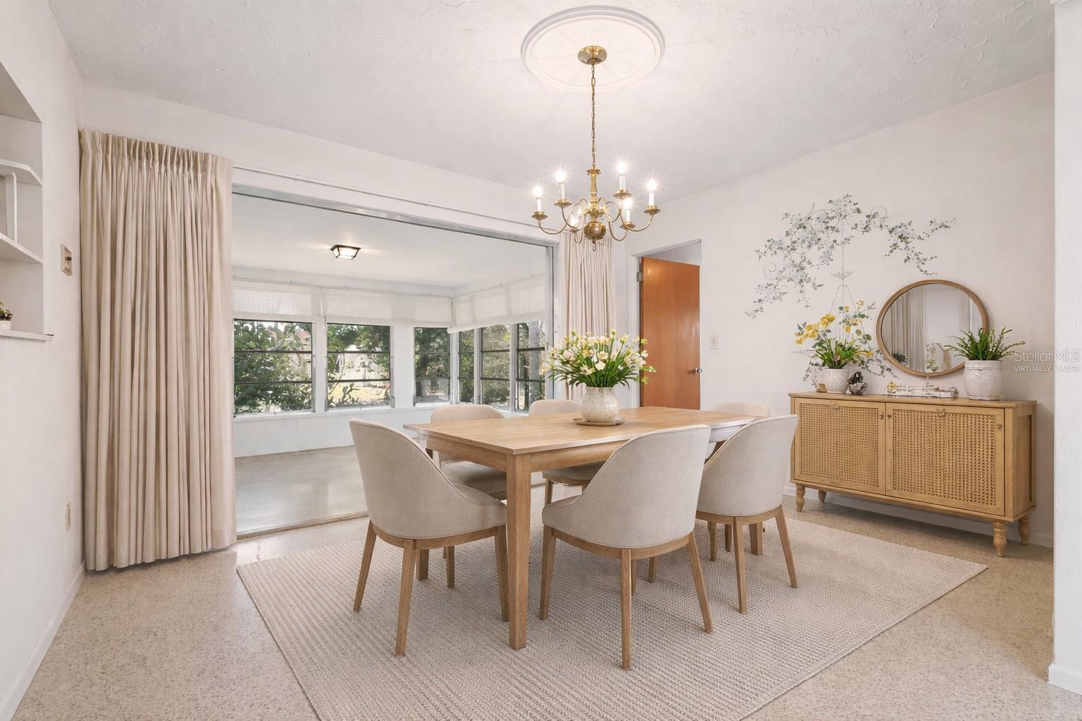 SOUTH GATE - Residential