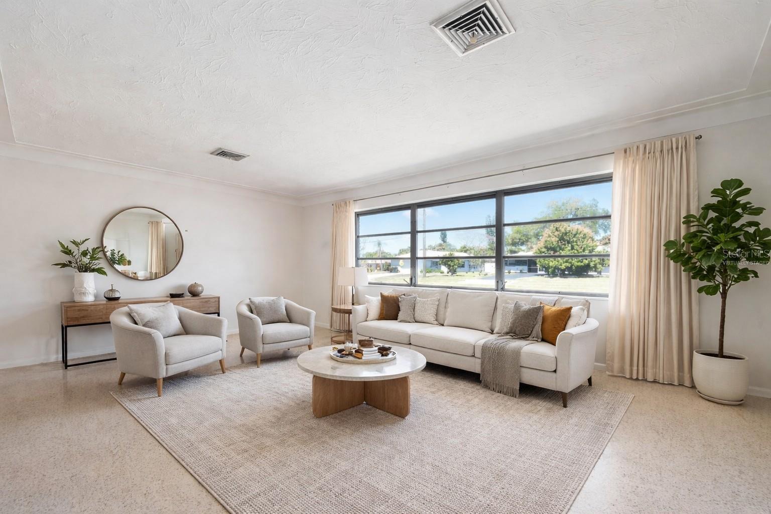 SOUTH GATE - Residential