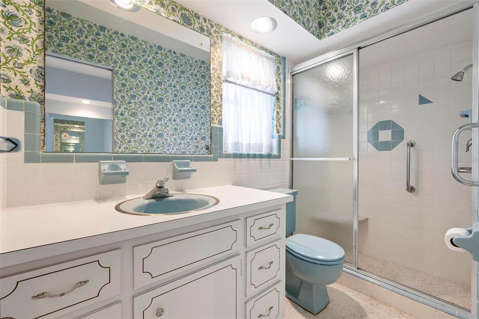 SOUTH GATE - Residential