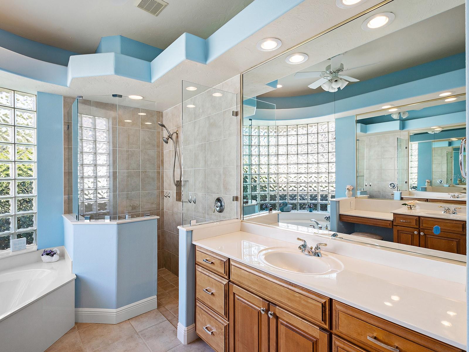 LAKEWOOD RANCH COUNTRY CLUB - Residential
