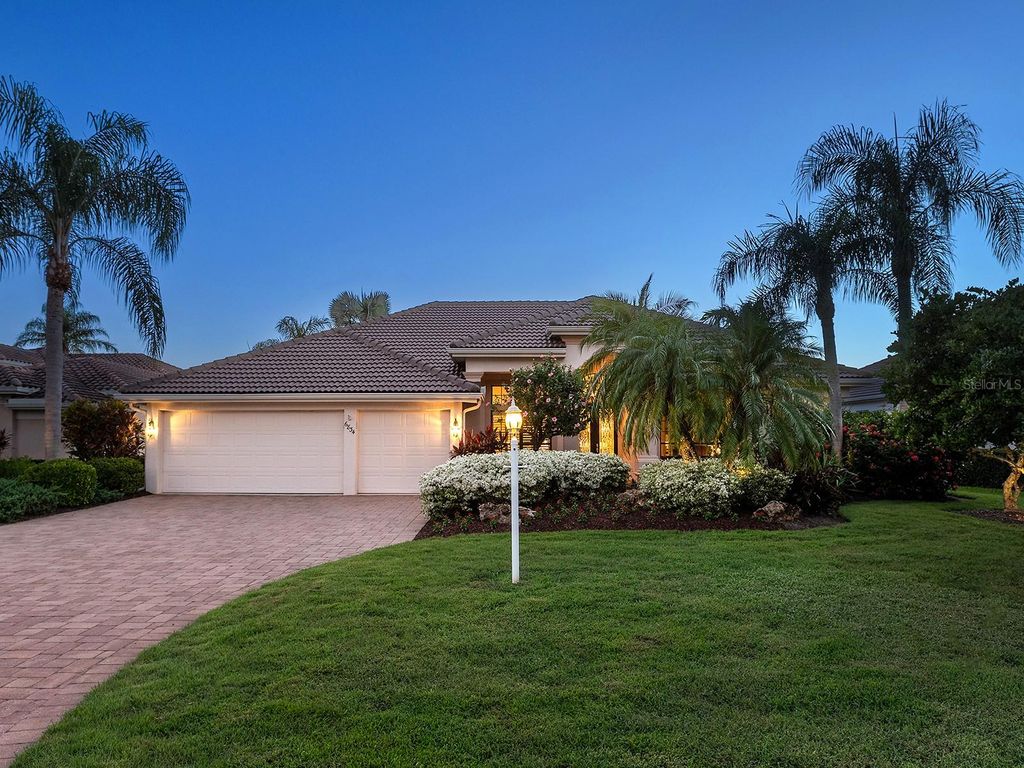 Photo of 6834 Turnberry Isle Court, Lakewood Ranch, FL 34202 (MLS # A4668586)