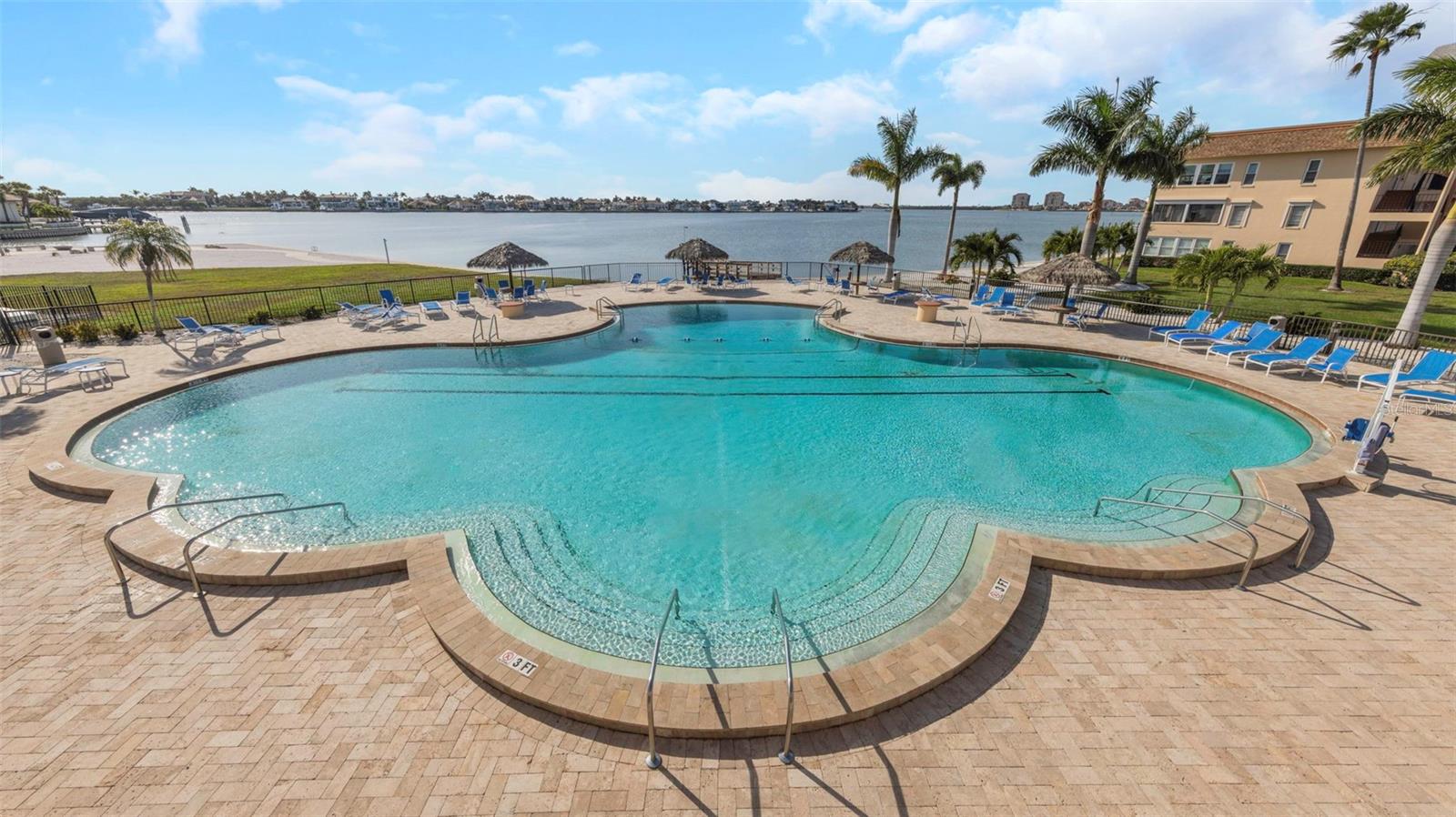 BAYWAY ISLES POINT BRITTANY ONE - Residential