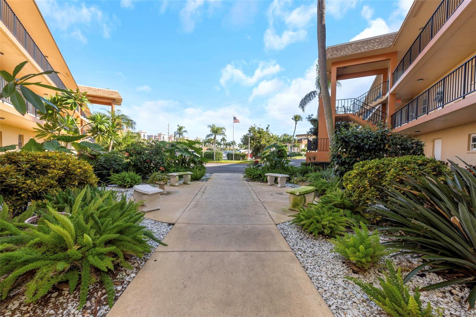 BAYWAY ISLES POINT BRITTANY ONE - Residential