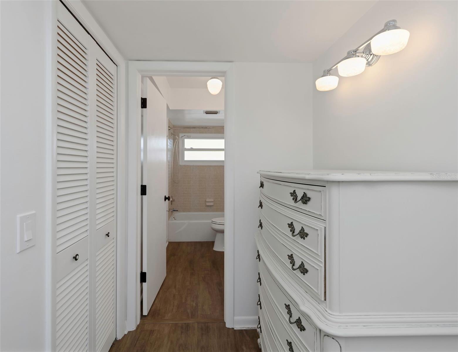 BAYWAY ISLES POINT BRITTANY ONE - Residential