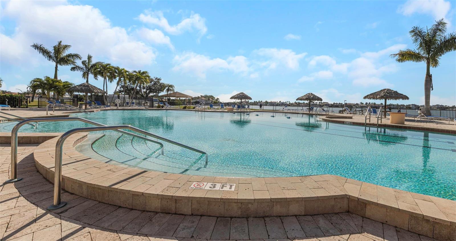 BAYWAY ISLES POINT BRITTANY ONE - Residential