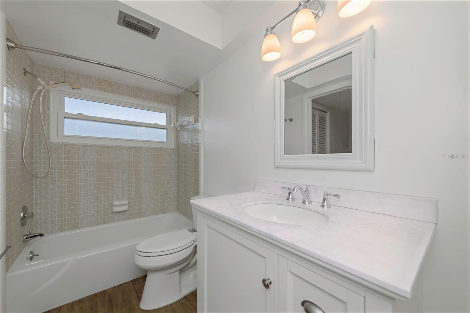 BAYWAY ISLES POINT BRITTANY ONE - Residential