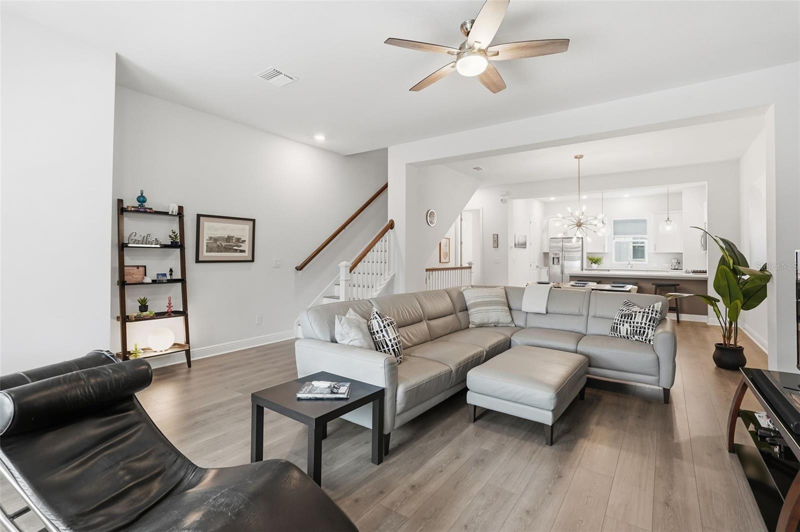 BURLINGTON TWNHMS REP - Residential