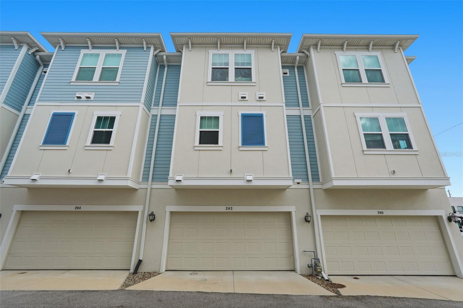 BURLINGTON TWNHMS REP - Residential