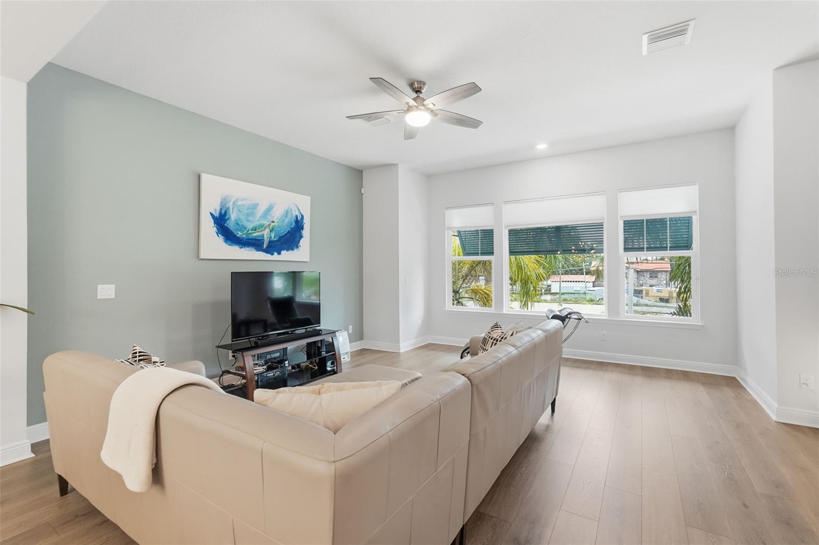 BURLINGTON TWNHMS REP - Residential