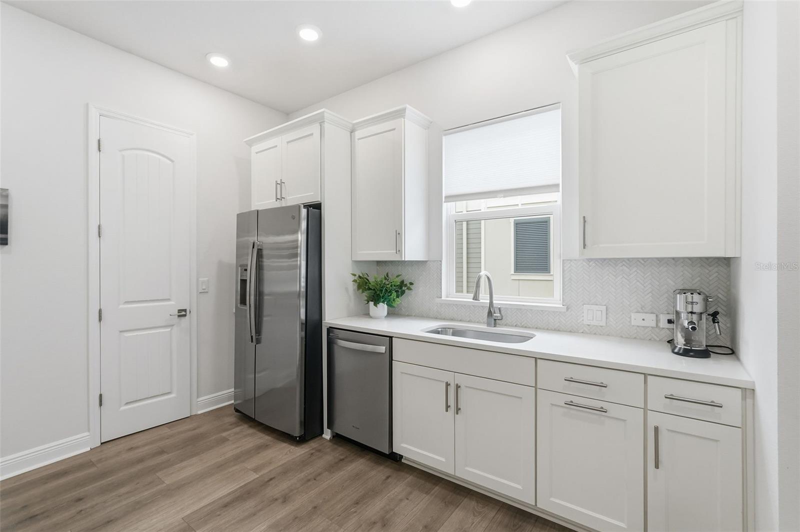 BURLINGTON TWNHMS REP - Residential