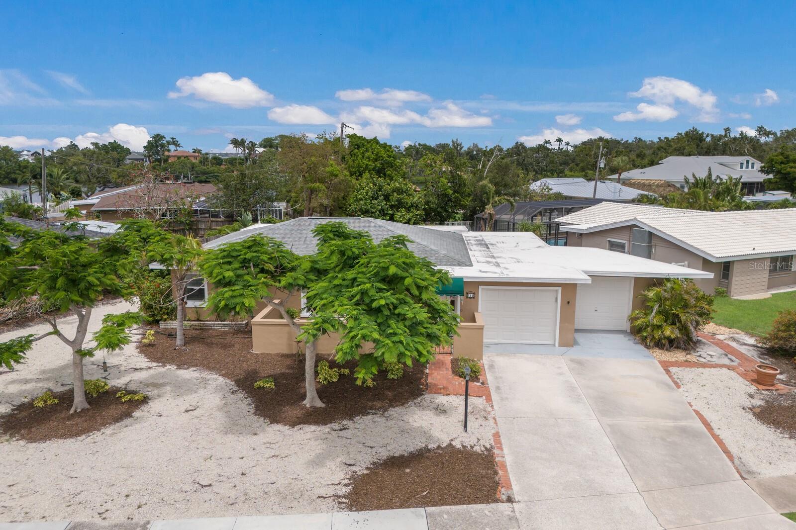 715 FONTANA LANE