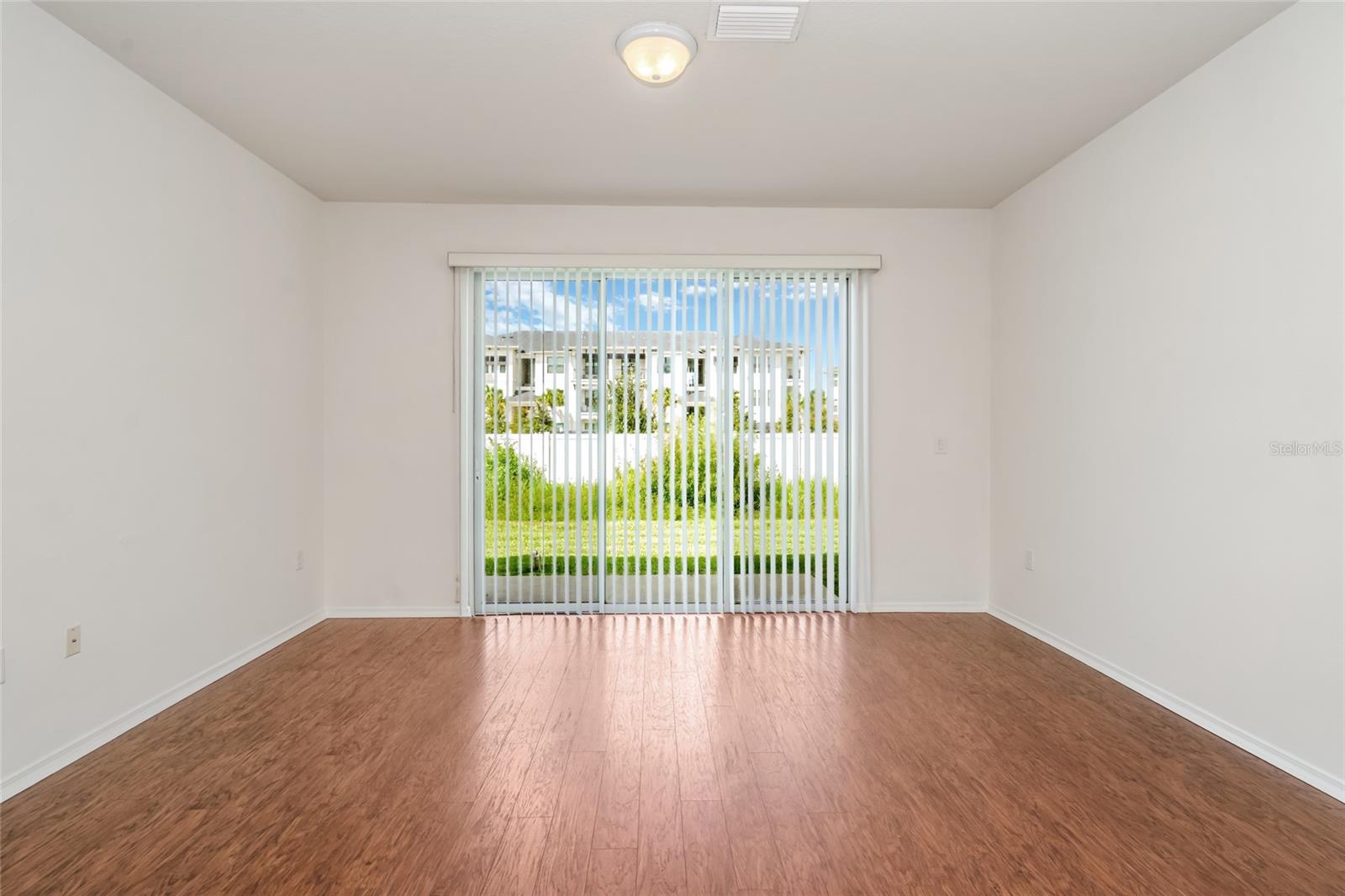 4714 WHITE SANDERLING COURT