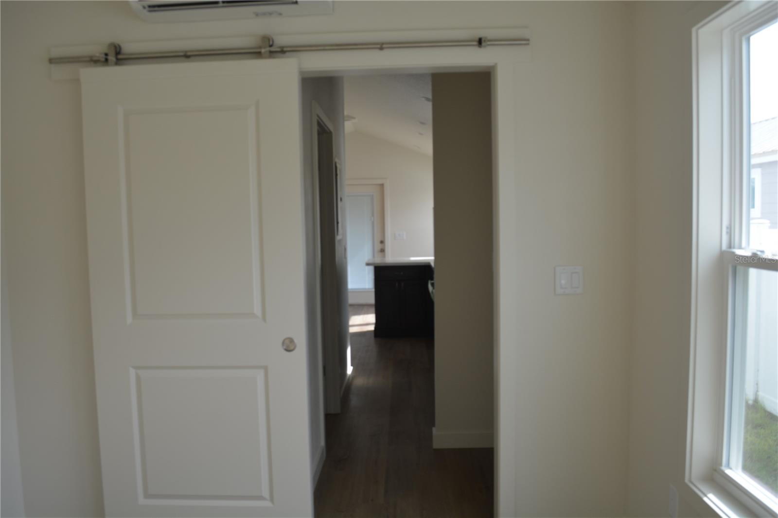 MILTON SQUARE - Residential