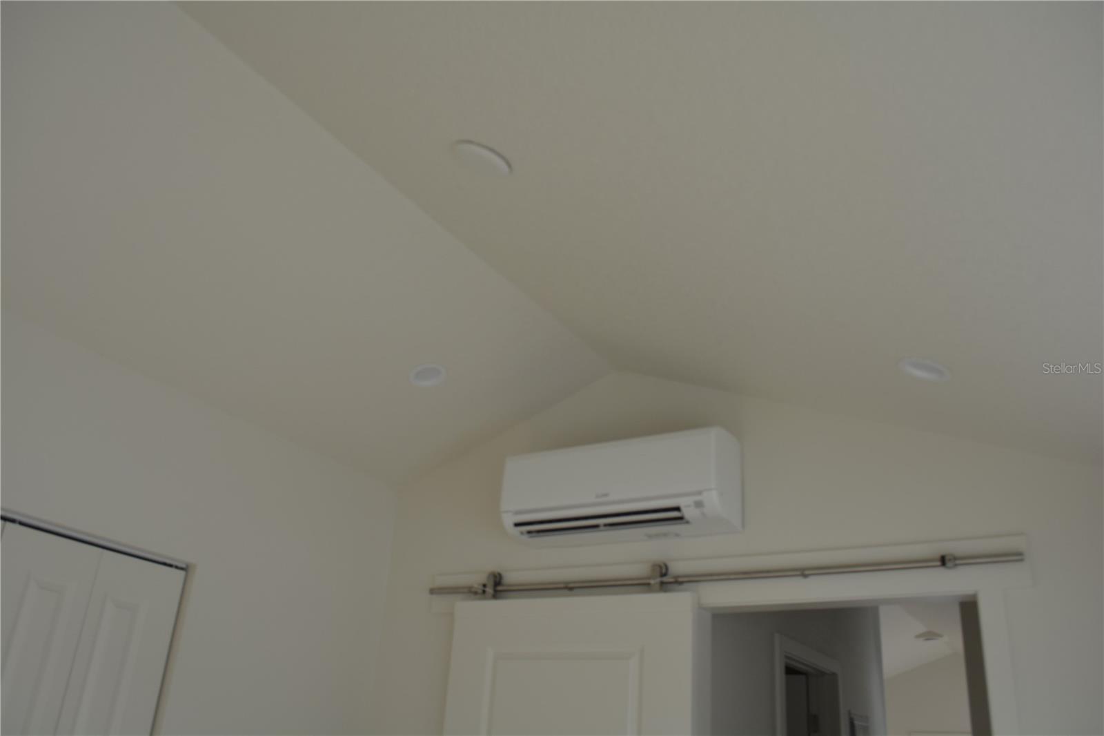 MILTON SQUARE - Residential