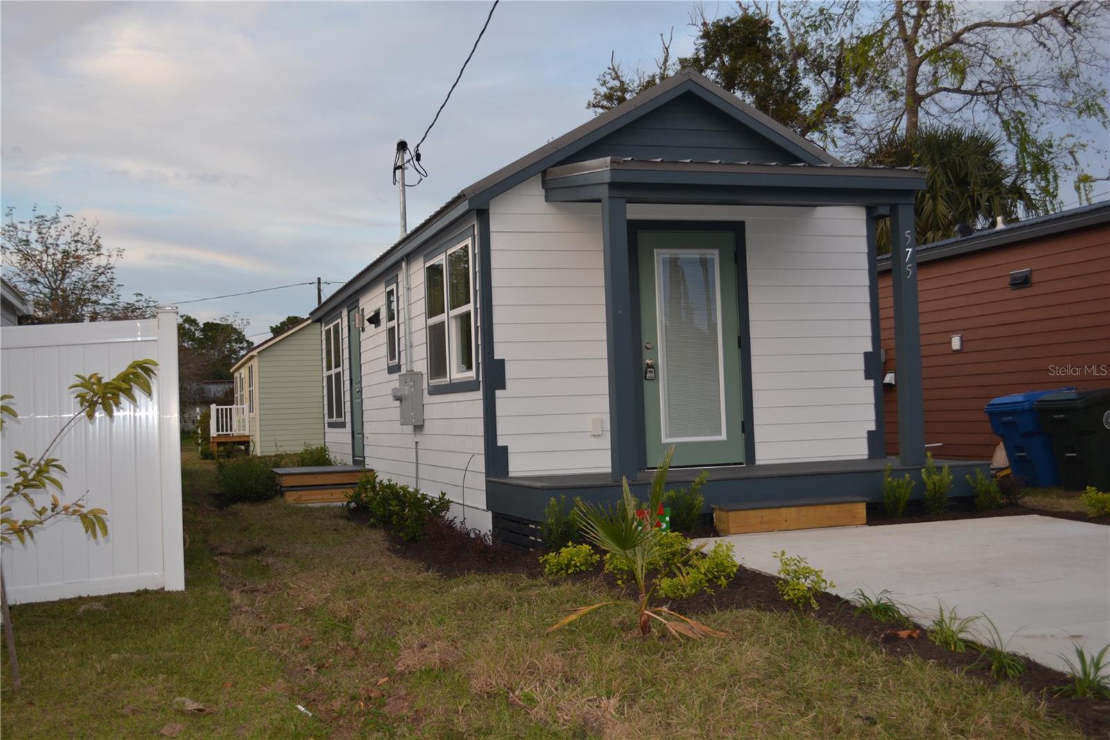 MILTON SQUARE - Residential