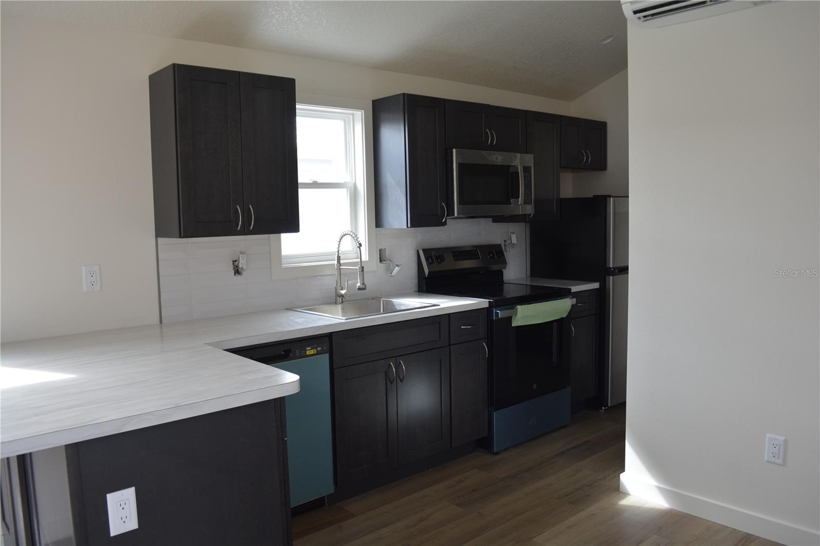 MILTON SQUARE - Residential