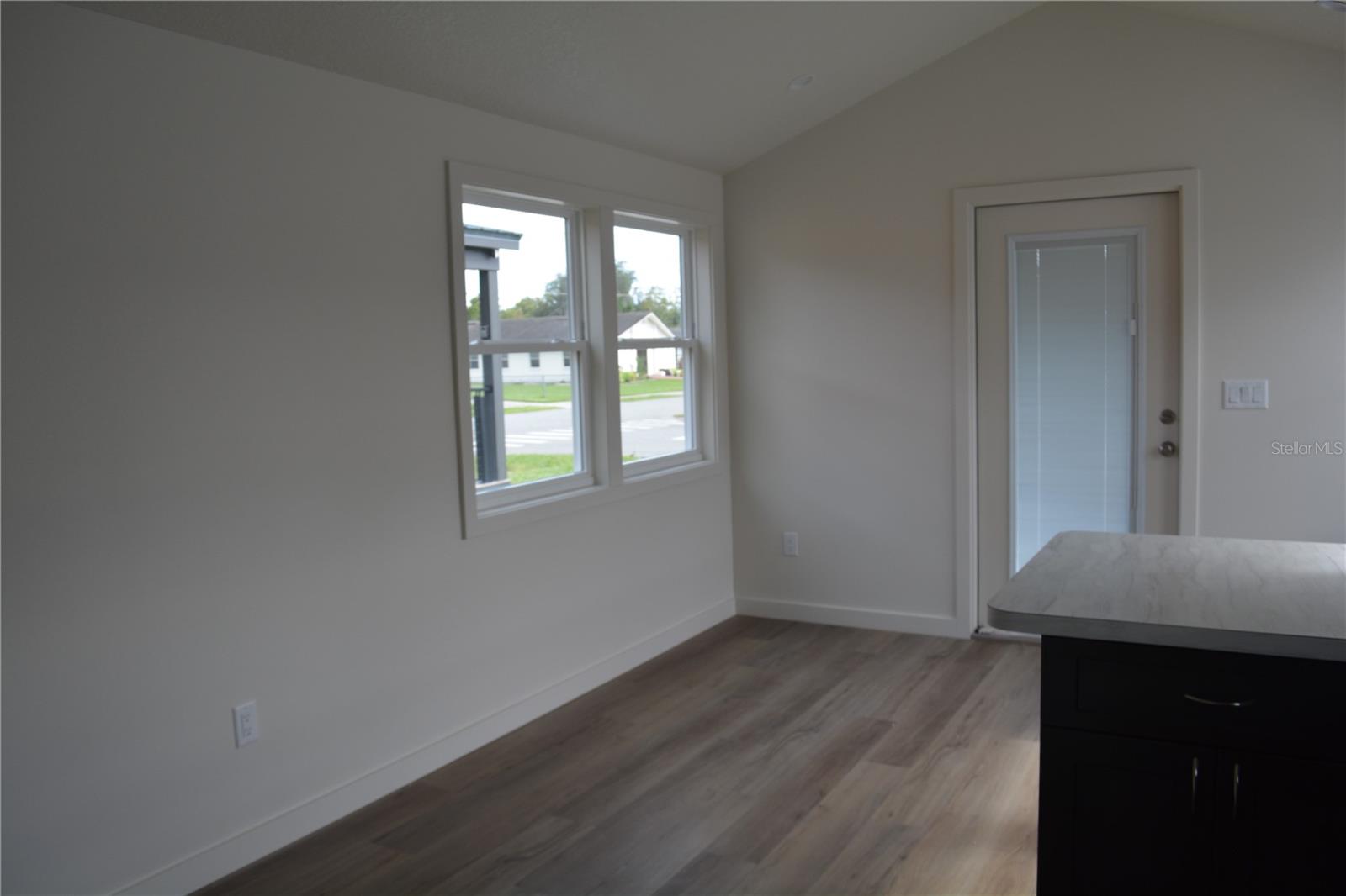 MILTON SQUARE - Residential