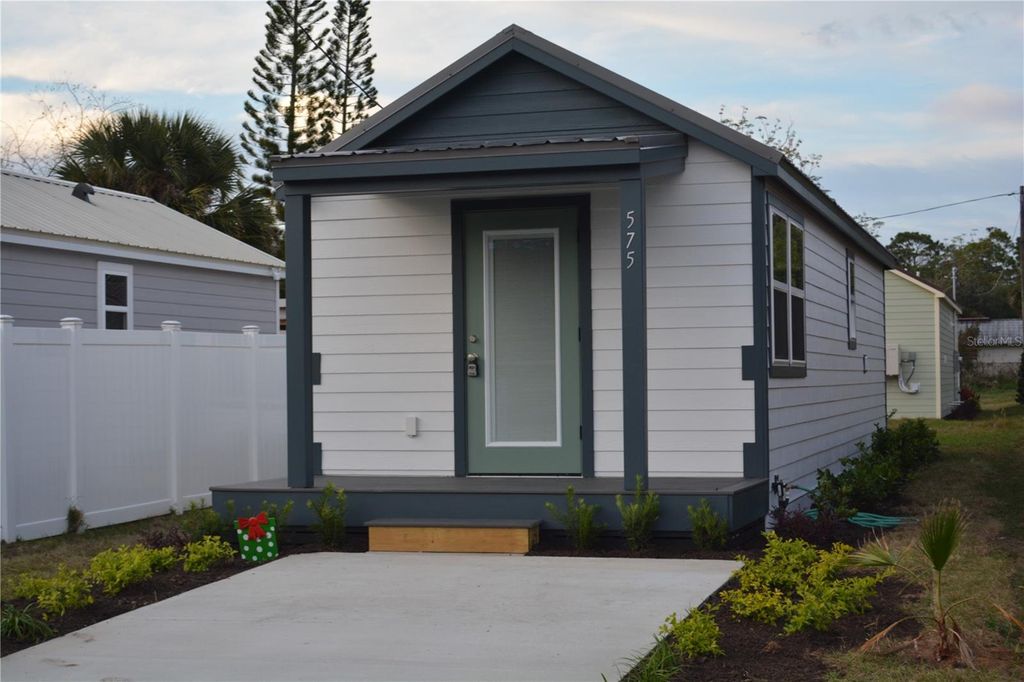 Photo of 575 2nd Street, Oviedo, FL 32765 (MLS # O6240754)