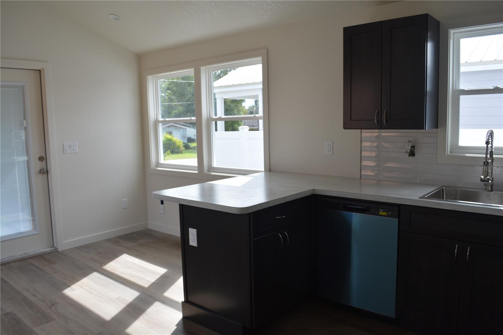 MILTON SQUARE - Residential