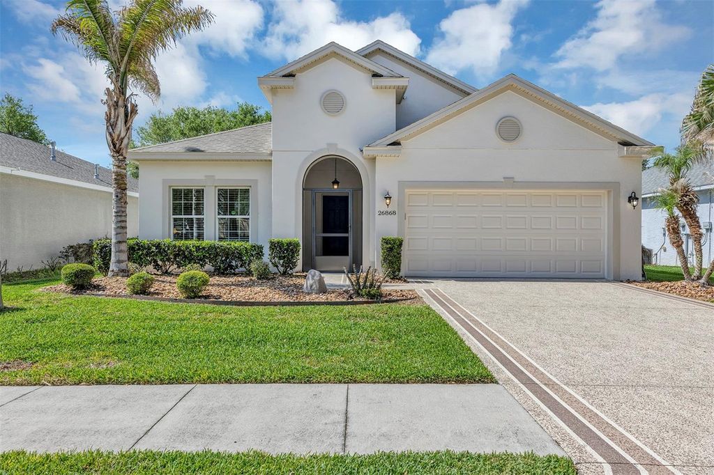 Photo of 26868 White Plains Way, Leesburg, FL 34748 (MLS # G5111853)