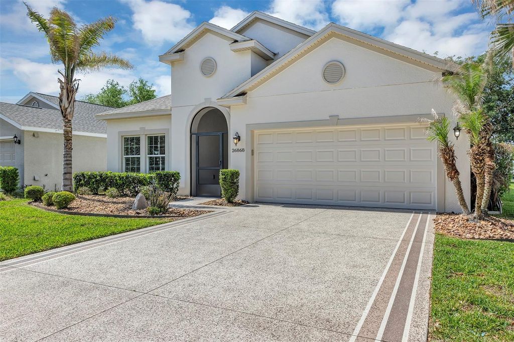 Photo of 26868 White Plains Way, Leesburg, FL 34748 (MLS # G5111853)