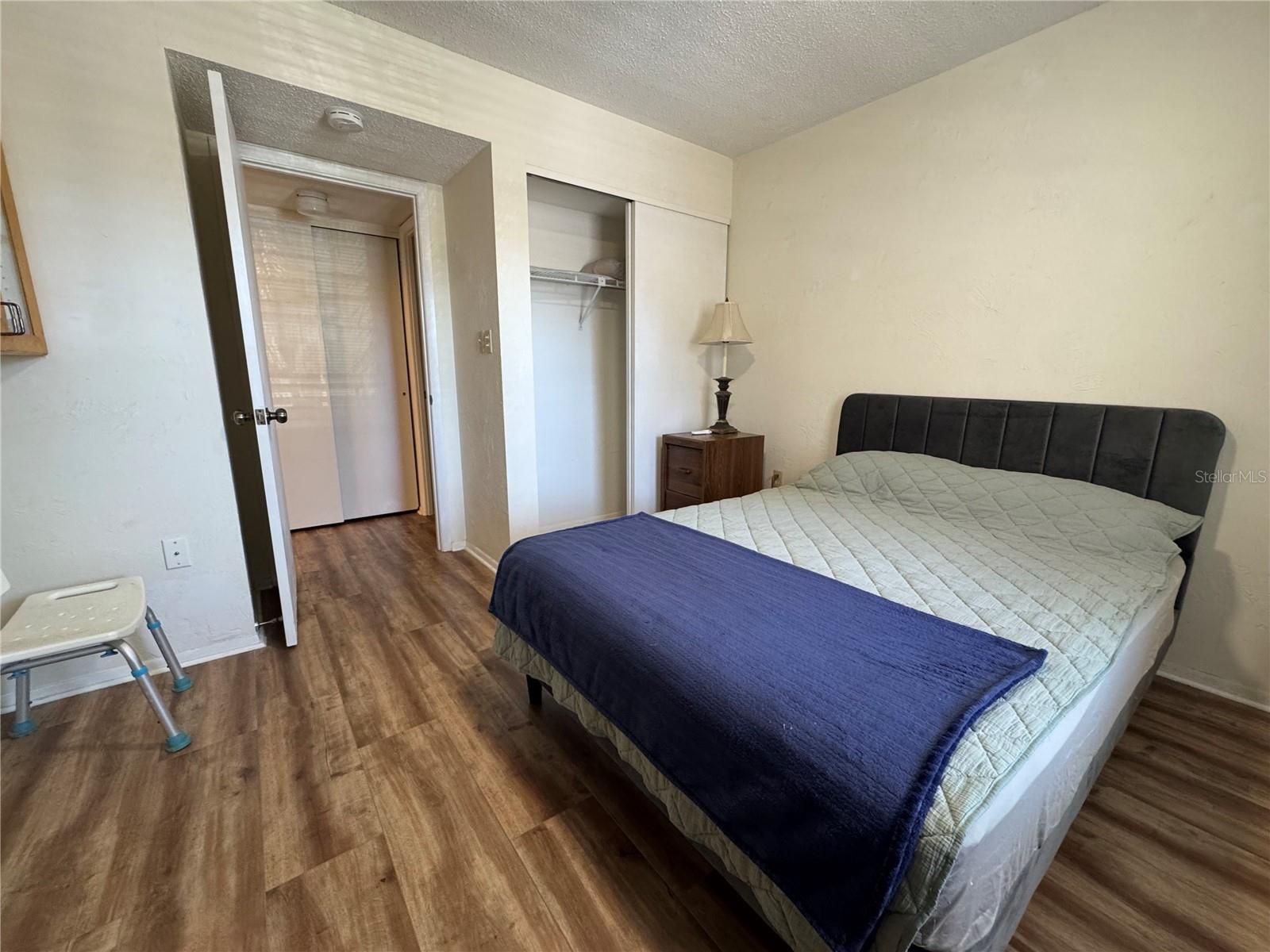 BAYSHORE ON THE LAKE APTS III SEC1 - Residential Lease