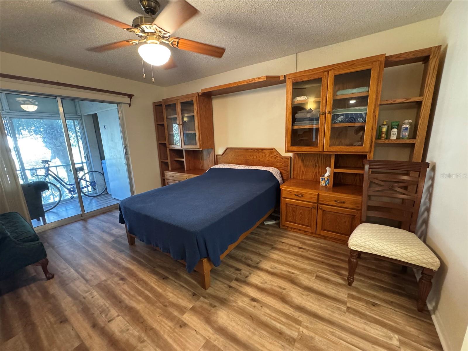 BAYSHORE ON THE LAKE APTS III SEC1 - Residential Lease