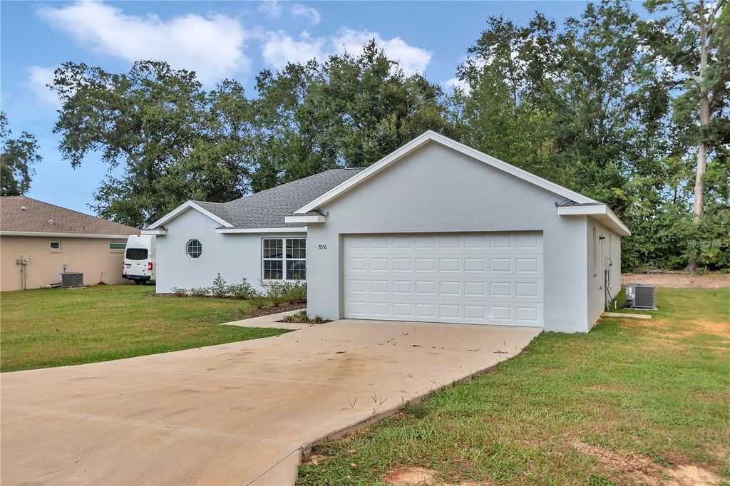 Photo of 6711 SW 64th Avenue, Ocala, FL 34476 (MLS # OM723150)