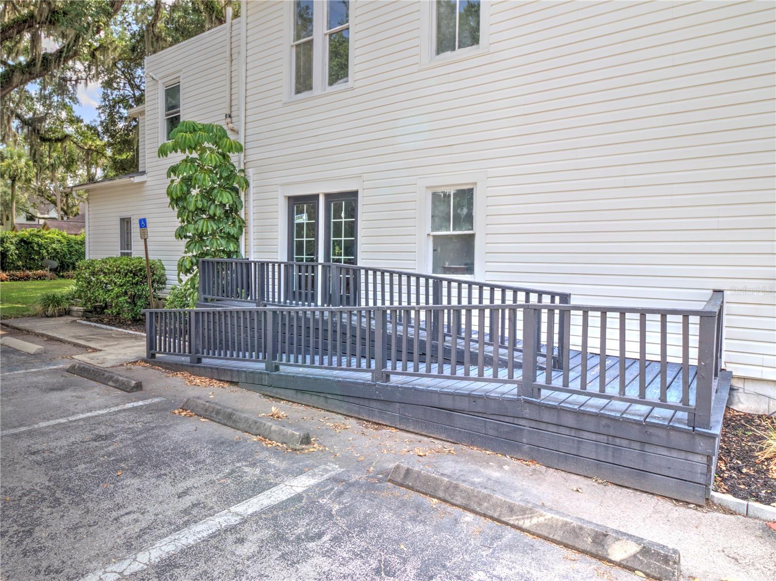 944 E SILVER SPRINGS BOULEVARD