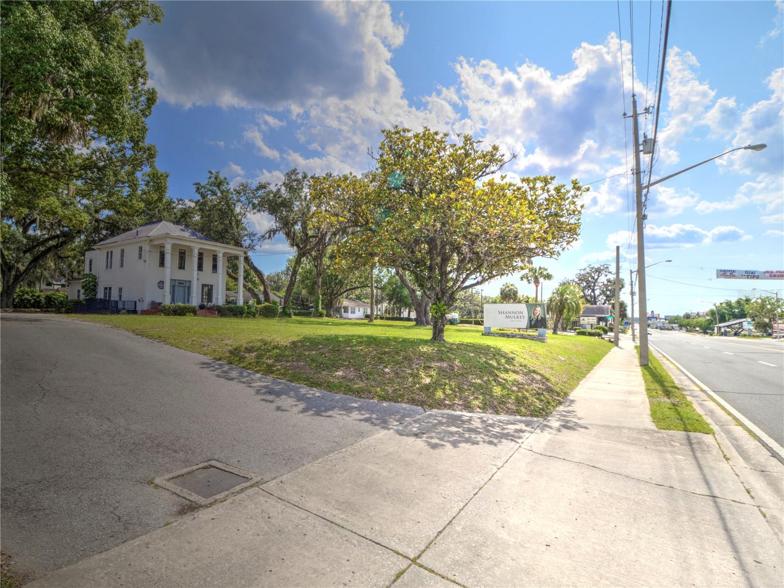 944 E SILVER SPRINGS BOULEVARD