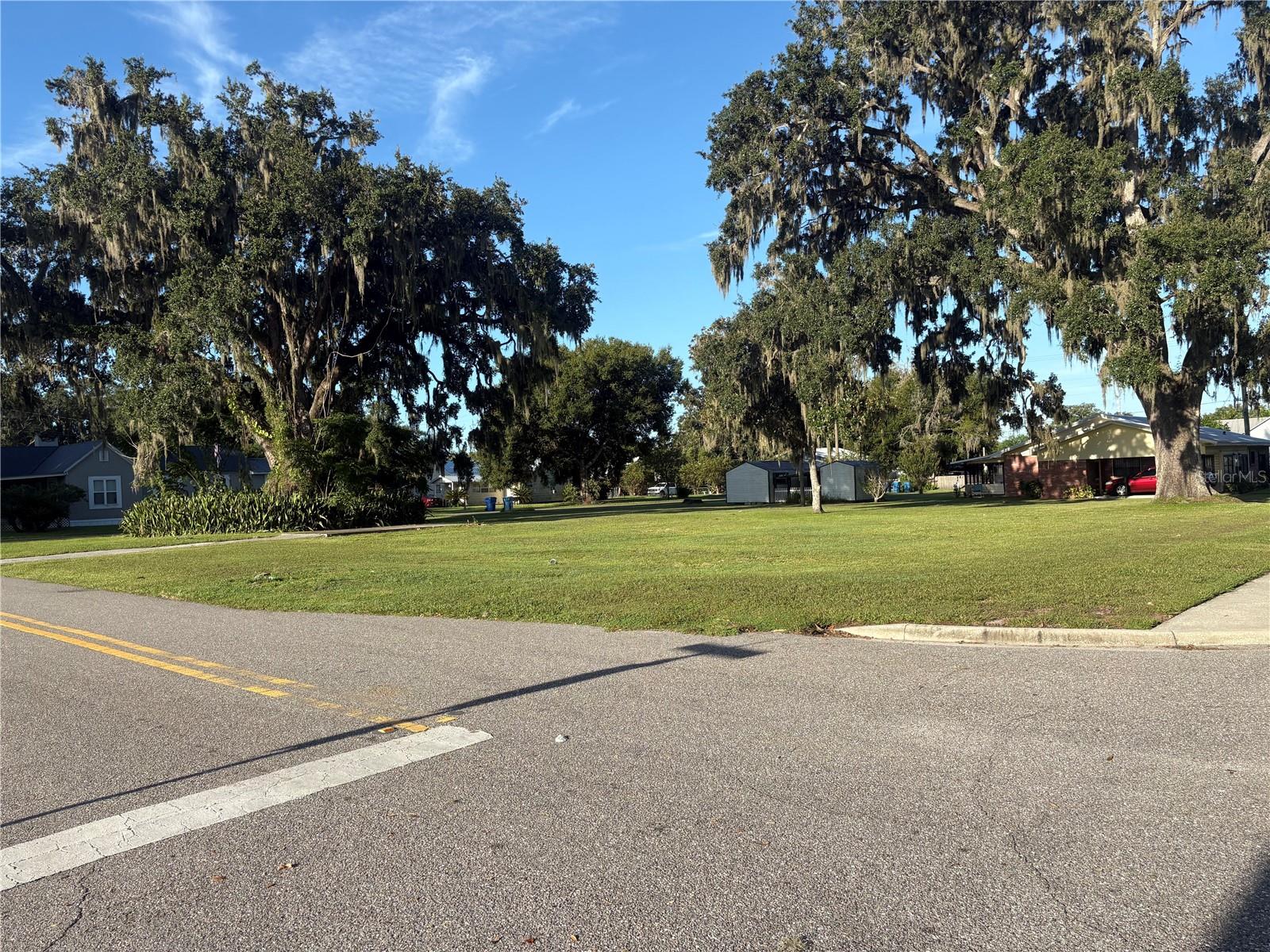 ROBERTS C E SUB - Land