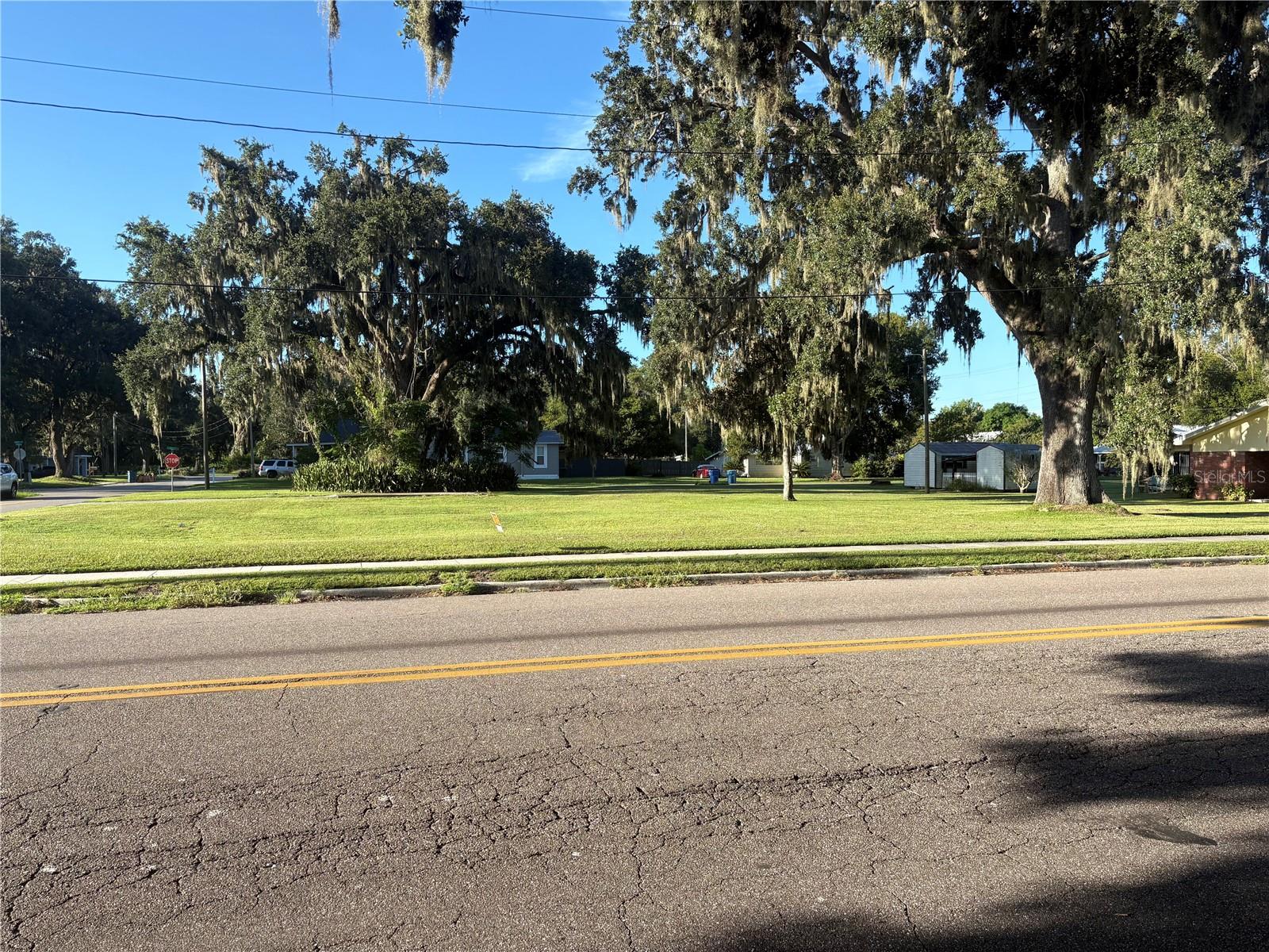 ROBERTS C E SUB - Land