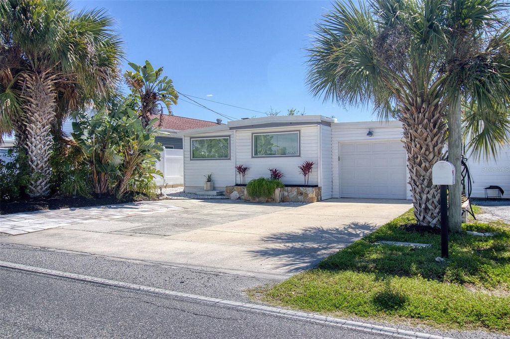 Photo of 6820 Sea Ranch Drive, Hudson, FL 34667 (MLS # W7884082)