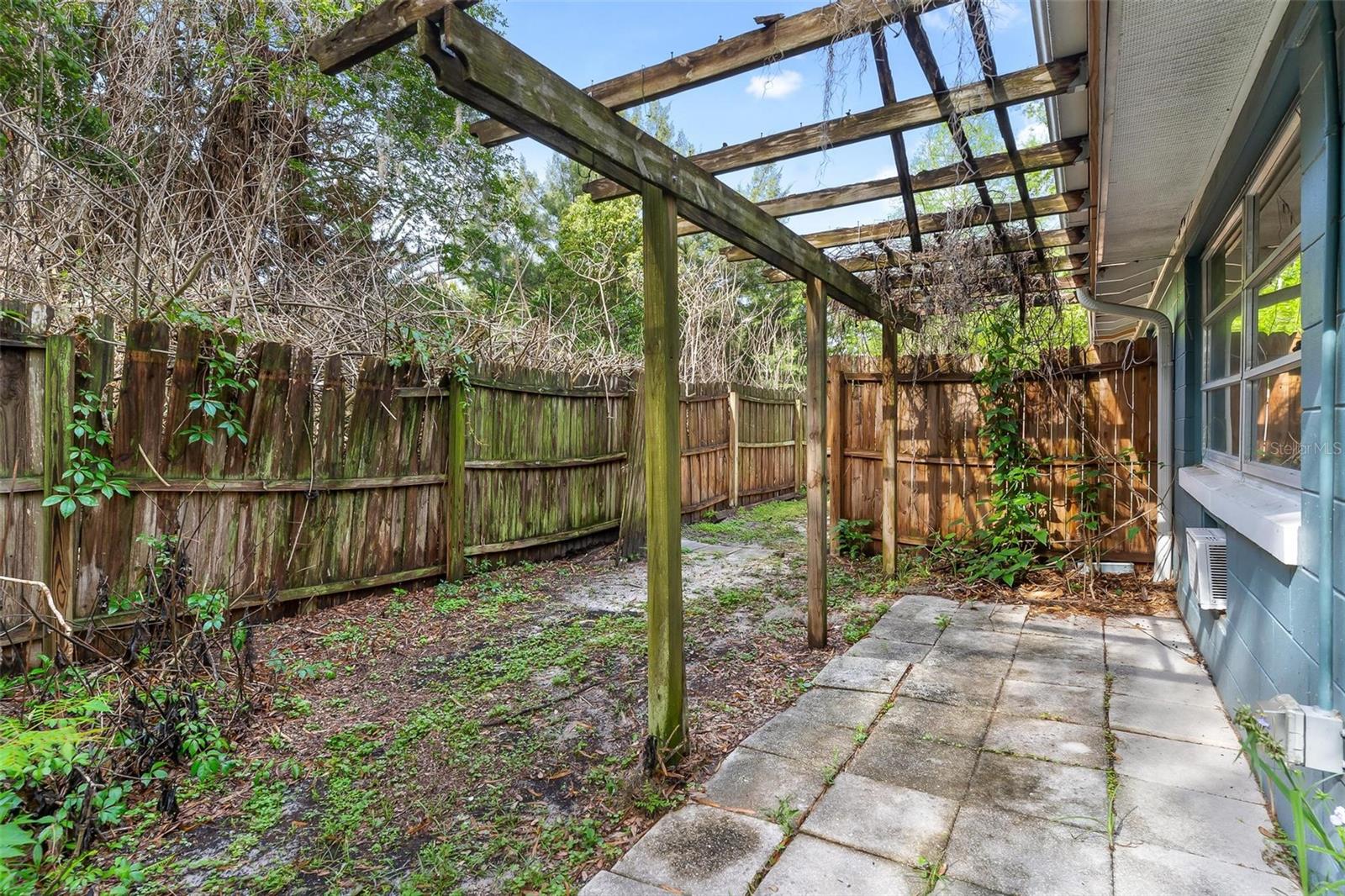 LAKE FOREST - Residential