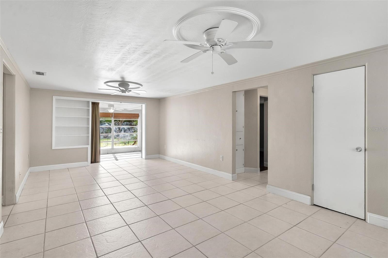 LAKE FOREST - Residential