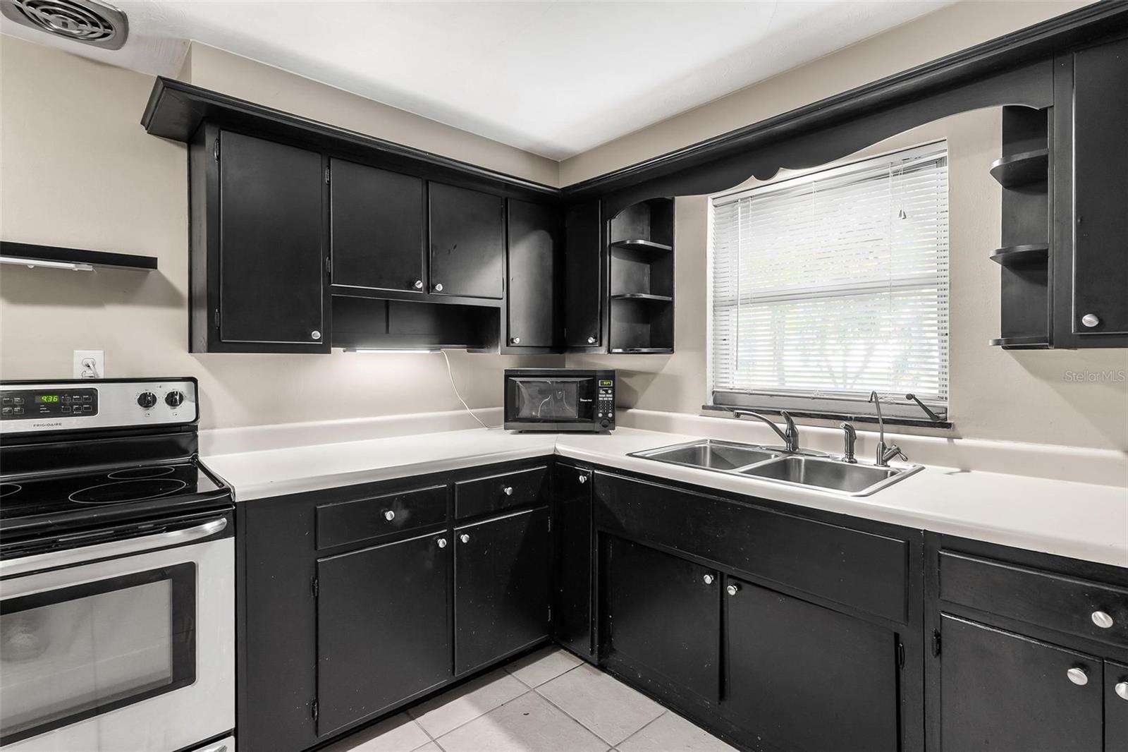 LAKE FOREST - Residential