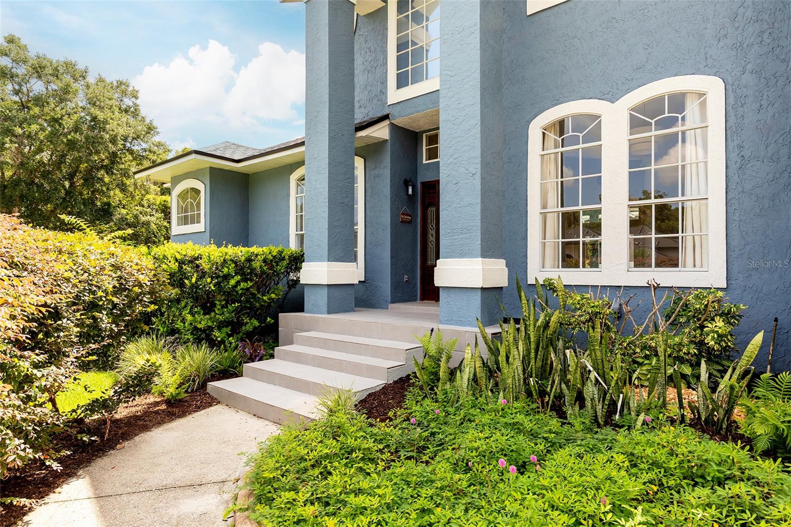 1153 OAK TREE CIRCLE